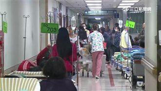 急診醫被使喚弄鬆鞋子　3句話讓他閉嘴了