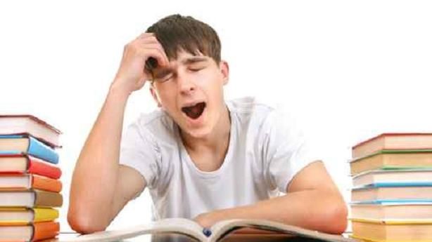 高中生上學時間應延遲？上千網友附議