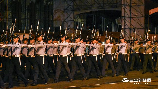 民國105年「國慶大典」夜校預演　圖／記者林敬旻攝