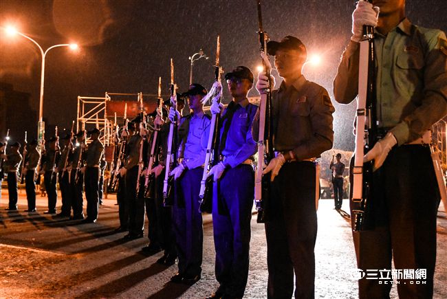 民國105年「國慶大典」夜校預演　圖／記者林敬旻攝
