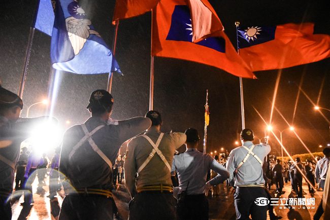 民國105年「國慶大典」夜校預演　圖／記者林敬旻攝