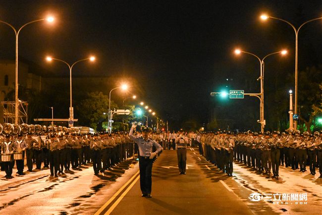 民國105年「國慶大典」夜校預演　圖／記者林敬旻攝