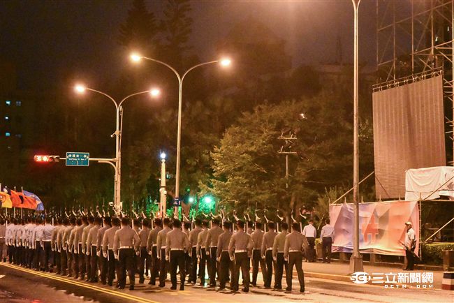 民國105年「國慶大典」夜校預演　圖／記者林敬旻攝