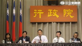 行政院會會後記會。（記者盧素梅攝）