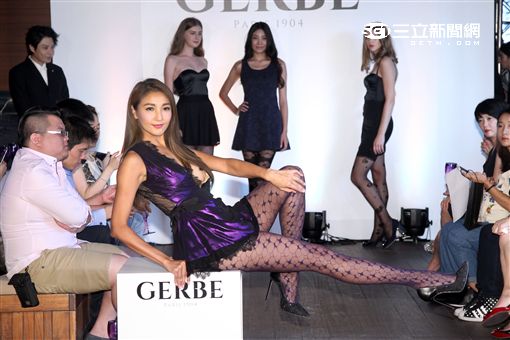 陳思璇深 V露出酥胸性感秀頂級絲