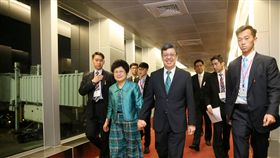 陳建仁結束聖和專萬返國　總統府提供