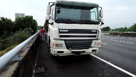 遊覽險撞車g1200