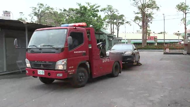 紅白拖吊車有差！郊區市區分工抓違規