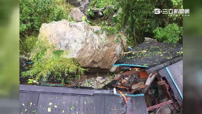 暴雨炸花蓮　巨石滾落砸破民宅屋頂