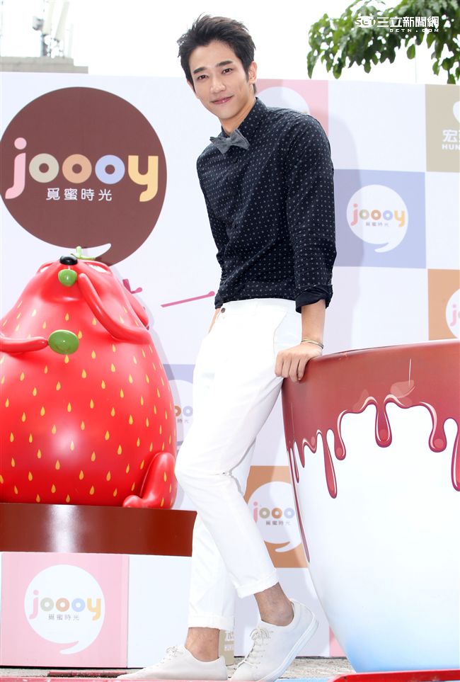 劉以豪皆以招牌超萌的笑容傳授暖男秘訣，融化所有女性芳心。（記者邱榮吉/攝影）