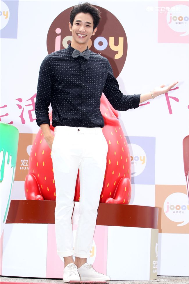 劉以豪皆以招牌超萌的笑容傳授暖男秘訣，融化所有女性芳心。（記者邱榮吉/攝影）