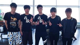 閃電狼,LOL,英雄聯盟,台灣
圖／翻攝自《Flash Wolves》閃電狼職業電競隊粉絲專頁
