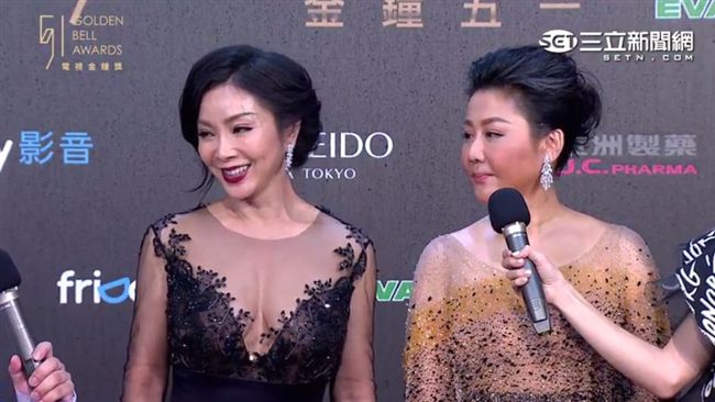 陳美鳳、藍心湄透視禮服酥胸若隱若現