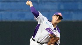 藍斯佛封王戰好投（圖／義大犀牛提供）