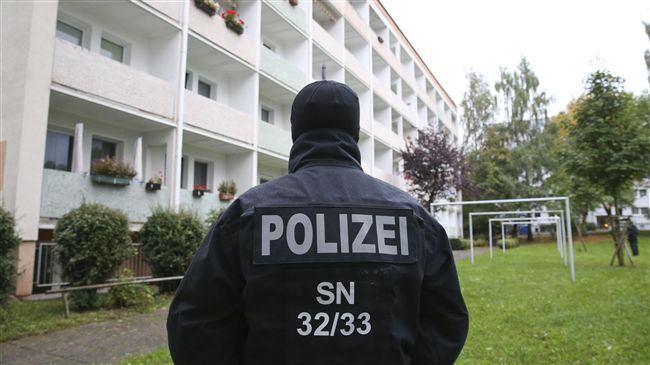 德警追捕爆炸未遂犯　突擊公寓抓2人