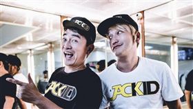 ＫＩＤ臉書ＰＯ文恭喜憲哥。（圖／翻攝自ＫＩＤ臉書）－https://www.facebook.com/posenkid/?fref=ts