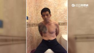 吸毒躲汽旅警破門　三男一女裸睡被逮