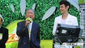 人生80還很行！阿公阿嬤版我是歌手　唱翻包偉銘 