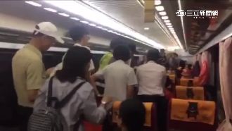 婦稱身體不舒服　霸占座位害火車誤點