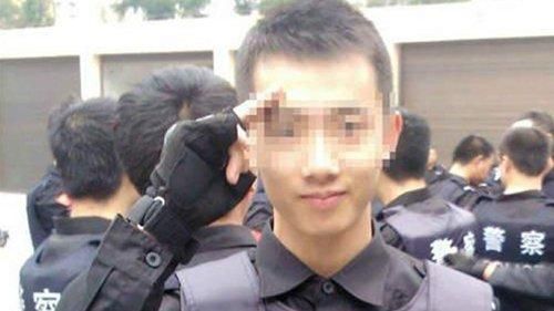 「小鮮肉」民警　被爆騙女網友上床？