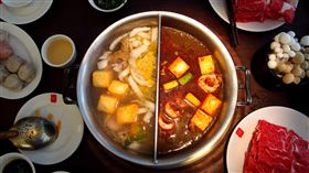 火鍋
https://www.flickr.com/photos/kudumomo/8290536498/in/photolist-dCBaEs-7VjV8u-dEE7qi-4mmjc3-C6Yfc-nAY5Af-buuB5e-buuC9e-ndcRDk-buuBCe-7VjKXN-buuAGX-buuztF-buuzEg-buuA8z-buuzWT-5TRaq6-9whdFv-buuBLB-9whgCn-buuB9Z-5Wserj-buuAfr-95XdUS-dEKtUd-buuBwc-AthivN-5WrWdQ-buuzQD-4mmiZ3-buuAQt-dEKucj-9wkfy7-9whgjV-Avob8v-AcQAJ5-9wkgr5-4mhgiH-buuBik-7VgCBx-dEE7GH-buuAmP-4CicgW-dEKuz3-7VoDF1-9zBFCg-7xJi2m-9e4vzm-5Ws2cm-4XpiDR