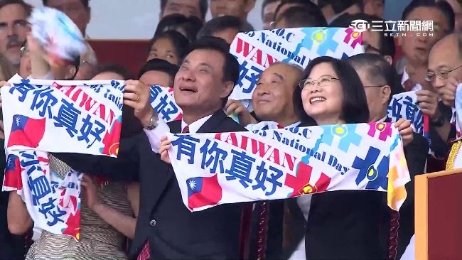 擺脫僵硬閱兵式　陸海空三軍展國力