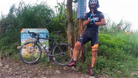 日本,台灣,歐吉桑,單車,車道,騎士,菸蒂,垃圾,台中,136赤崁頂(https://www.facebook.com/ojisan222/photos/pcb.338046266528886/338046096528903/?type=3&theater)