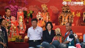 柯文哲國慶出席北港朝天宮活動合體蔡英文　北市府提供　
