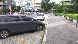 斜停挨罰！駕駛怨警察刁難反遭打臉