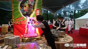 國慶酒會看板誤植香港街景（圖／記者林敬旻攝）