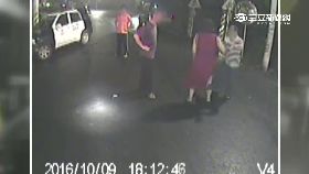 鐮刀砍祖孫1100.