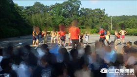 景文,迎新,脫衣／翻攝畫面