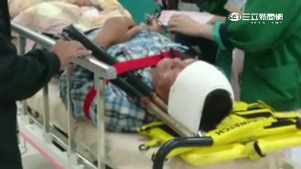 男雨天騎車自摔　曬衣架剛好插進脖子