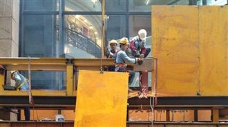 吞下酒精的溫熱與麻痺　「工地調酒」觀察記事