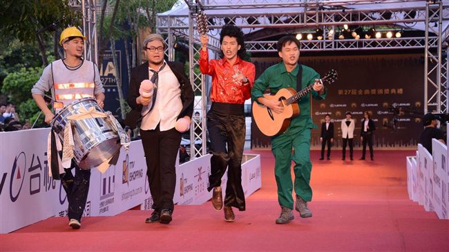 金曲打敗玖壹壹　張三李四集體離團