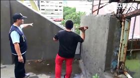 石男以高樓砸磚做為掩護，一連犯下6起汽車破窗竊盜案（翻攝畫面）