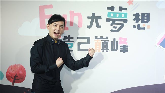 黃子佼金鐘摃龜　讚女友比獎盃重要