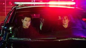 阿湯哥再演傑克李奇（2）
好萊塢影星「阿湯哥」湯姆克魯斯（Tom Cruise）（左）新片「神隱任務：永不回頭」再演前軍事調查員「傑克李奇」，導演說，湯姆克魯斯喜歡自己來，替身是全場最清閒的人。
（UIP提供）
中央社記者王靖怡傳真  105年10月13日