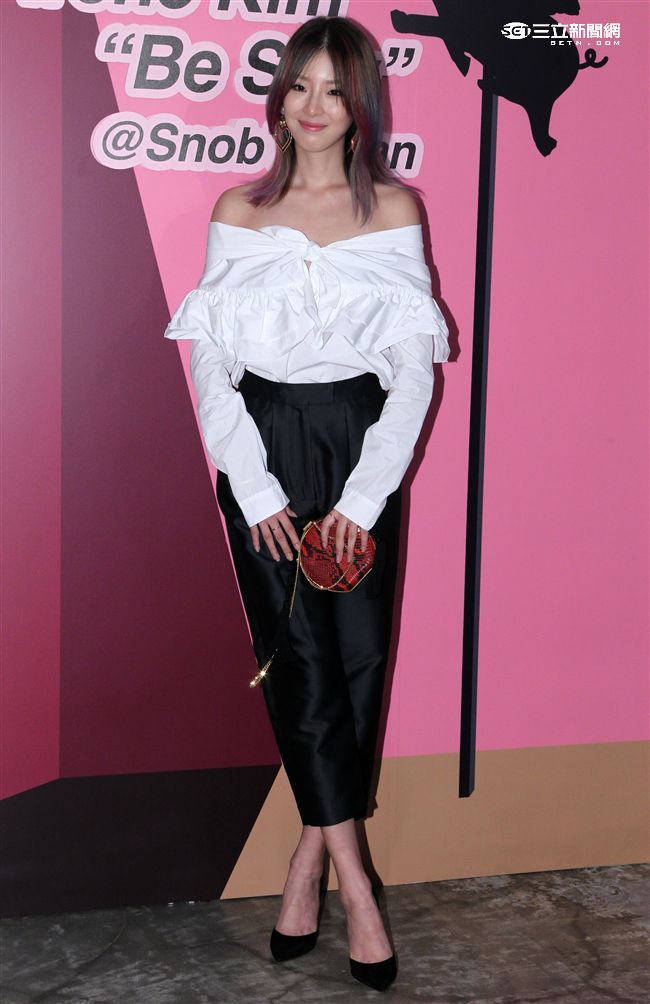 國際超人氣名模Irene Kim首度來台，為時尚服飾精品店開幕走秀。（記者邱榮吉/攝影）