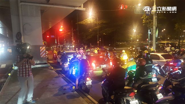 2男基隆路上持刀互砍　緊急送醫