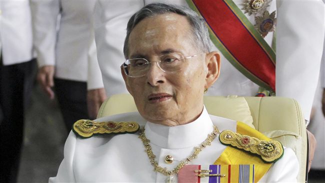 泰王駕崩！舉國服喪一年民眾不捨