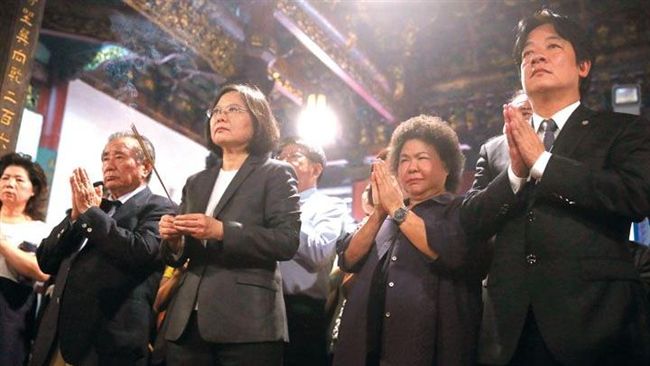 小英最新民調出爐　滿意度稍降！