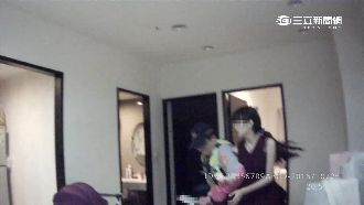 女失控拿刀想自殘　2警聯手驚險奪刀