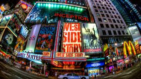 時代廣場、Time Square、美國／flickr／https://www.flickr.com/photos/19942094@N00/4820215228/in/photolist-8kWS47-7eE1J2-9LUZxe-8ds5vv-83kzTi-dm4Qmn-baTXfX-8drowR-nJ7qCY-dnmkmB-8dtjws-nubvep-8dq5xH-8dq2Qe-8dtkjb-8dq7kH-8dq6sn-pAu5nE-5sDX3D-5ixtYe-8dq7Vk-3gkyP3-7NSEWv-7SinmX-mg8phb-6bbbFf-95GPdR-bp4gVQ-3nghy-7kNzYa-c8UiP9-fPYUck-o3ves-5Kv6u7-dEDz8e-7n5p6Q-65WvqP-6SsjGD-pYFTZ-5khgut-pgbT9-8o2aQe-6TccmL-8VBUQP-cvxLB-rmYj9j-aLXKGg-95KS9o-5rfpY3-6kb2oS