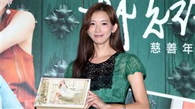 林志玲第一次零距離，全台唯一首場年曆簽名會。（記者邱榮吉/攝影）