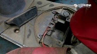 鬧區吃飯才1小時　舊車電瓶竟被拔走
