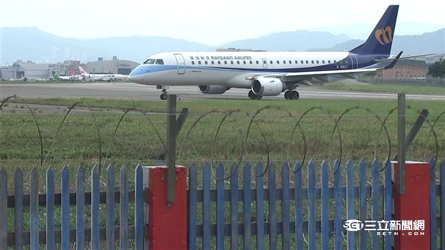 華信首航復興花蓮線　飛行省10分鐘