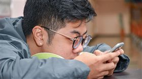 眼疾離自己很遠？八成五北部民眾用眼錯誤