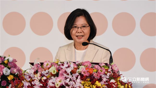 桃機得獎　小英：天空都不是我們極限