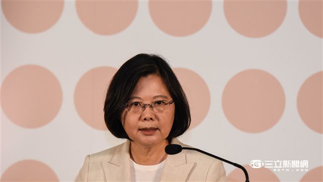 雙首長制運作下，蔡英文的政治危機？